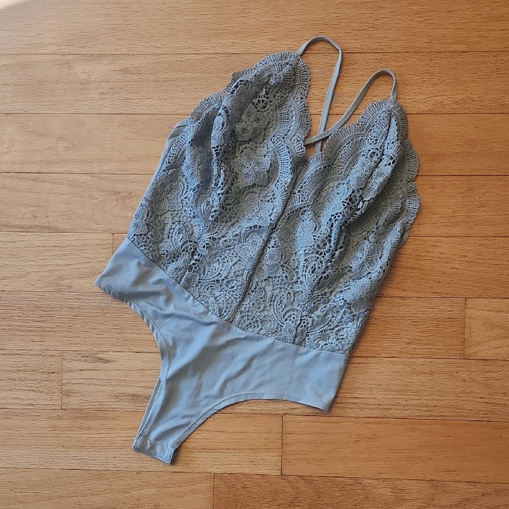 Lace Bodysuit in Soft Green